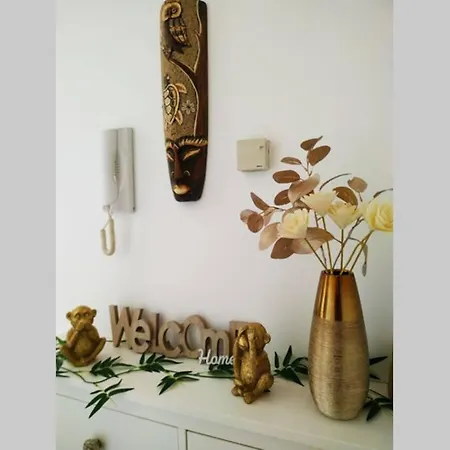 : Magnifique Studio, Idealement Situe Йер