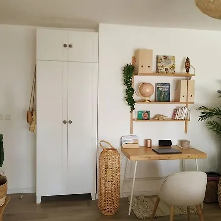 Апартаменты : Magnifique Studio, Idealement Situe Йер